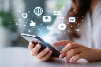 Dionice Net digital platform interface on desktop and mobile